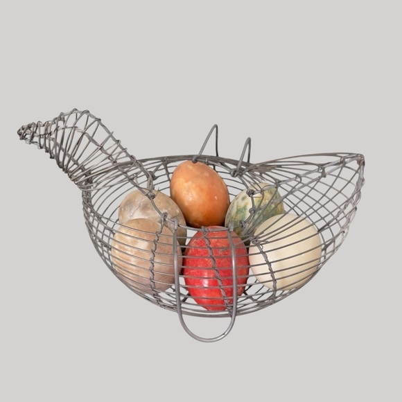 Vintage chicken wire basket with crystal gem eggs - Picture 5 of 16